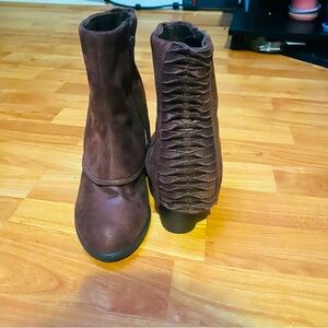 7.5 Brown short boot by Fergalicious